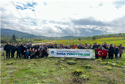 Doğa tutkunları Karagöl’ün cennet doğasını adım adım keşfetti 