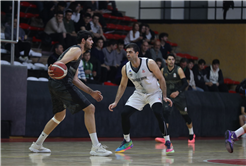 Büyükşehir basketbol taraftarı önünde turu geçti: 81-71