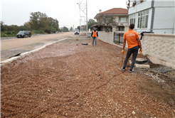 Hanlı-OSB duble yolunda önce kaldırım ve bisiklet yolu, ardından asfalta geçilecek