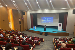 Ünlü yazar Prof. Dr. Yasin Pişgin’e yoğun ilgi: “Emrolunduğun gibi dosdoğru ol”