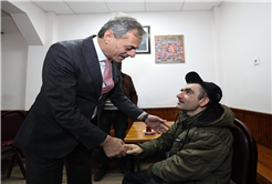 Yusuf Alemdar Karapürçek'te vatandaşla hasret giderdi: “Birlik, beraberlik ve kardeşlikle her mahalleye dokunacağız”