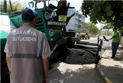 Söğütlü’de asfalt çalışmaları hız kazandı