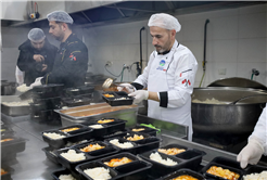 Ramazan'da 90 bin kişilik iftar yemeği Büyükşehir kazanlarında pişiyor