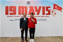 “Şehrimizin ve ülkemizin geleceği gençlerin başarılarından gurur duyuyoruz”