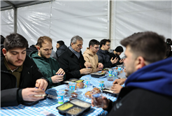 Başkan Yusuf Alemdar, iftarını gençlerle birlikte açtı: “Her zaman yanınızdayız”