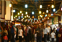 Ramazan’ın ilgi odağı Kitap Sokağı oldu