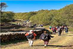 Doğa tutkunları bin 54 rakımda doyumsuz bir manzaraya ulaştı