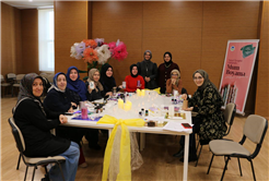 SGM’de yetişkinlere ‘terapi’ gibi sanat atölyesi