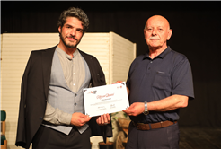 Genç Sahne’den alkış alan final: 6 aylık emek “Kapılar” ile sahneye taşındı