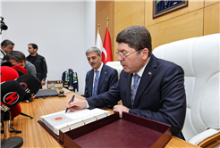 Adalet Bakanı Tunç Büyükşehir’de: “Türkiye Yüzyılı Sakarya için yükselişin nişanesi olacak”