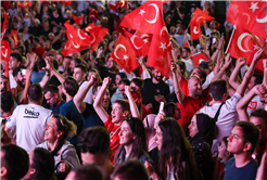 Bizim Çocuklar’ın dünyayı titreten başarısı Millet Bahçesi’nde tarihi bir şölene dönüştü: “Coşkumuz hiç eksilmesin”