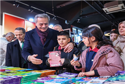 Sakarya Çocuk Edebiyat Fuarı tarihe geçti: 100 bini aşkın misafir