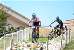 Sakarya'da nefes kesen şampiyona; Genç pedallar zirve için yarıştı