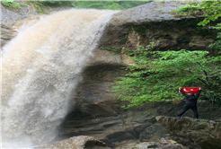 Doğa tutkunlarının bu haftaki adresi Doğançay Şelalesi oldu
