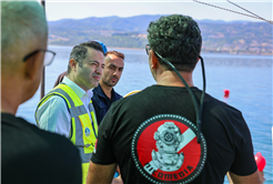 Gölün 25 metre derinindeki su alma hatları dalgıçlar ile temizleniyor