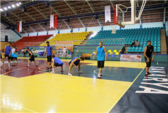 Dev Adamlardan İlk Adım