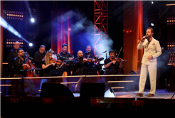 Yazın en büyük festivali şölen tadında başladı: Millet Bahçesi sahne ışıklarıyla aydınlandı