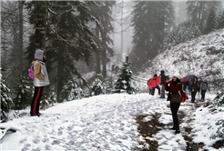 Yılın İlk Karı Eşliğinde Yürüdüler