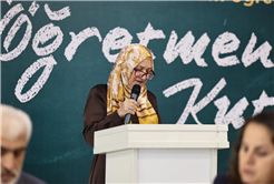 “Öğretmenlik hiçbir ölçüyle tarif edilmeyecek kadar yüce bir meslektir”