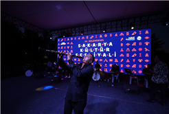 Millet Bahçesi’nde kültürlerin buluştuğu festival renkli finalle tamamlandı