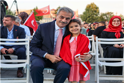 “O gece dünya, inananların vatan uğruna neler yapabileceğini izledi”