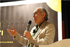 AKM’de dolu salonda konuşan Prof. Dr. Tarhan: “Empati ve anlayış büyük önem taşıyor”