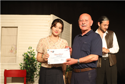 Genç Sahne’den alkış alan final: 6 aylık emek “Kapılar” ile sahneye taşındı
