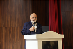 Prof. Dr. Nabi Avcı AKM’de konuştu: “Modern dünyanın bunalımını insan merkezli bakış aşar”