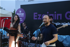 Ezginin Günlüğü konseriyle Millet Bahçesi’nde müzik şöleni yaşandı