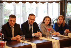 Çıta aşağıya düşmeyecek