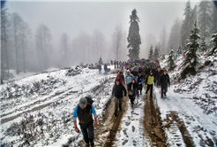Yılın İlk Karı Eşliğinde Yürüdüler