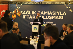 “Vefası ve fedakarlığıyla sağlık camiası her övgüyü fazlasıyla hak ediyor”