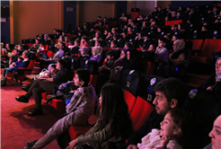 “İki Bavul Dolusu” minikler tarafından ilgiyle izlendi