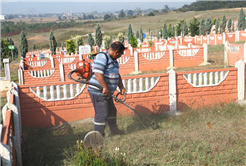 Mezarlıklar Bayrama Hazır