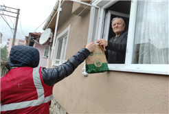 Maske kullanımı salgının bulaşma riskini azaltıyor