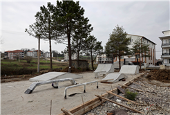 Kaynarca’nın yeni yaşam alanı olacak proje hız kazandı: Trambolinler, 3 pota basket sahası ve kaykay pisti…