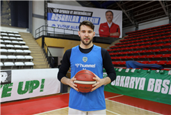 Büyükşehir Basketbol’da Başantrenör ve oyunculardan ortak mesaj: “Salonu dolduralım”