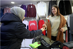Büyükşehir yine yürekleri ısıttı: Kandilde bir karanfil, bir tebessüm…