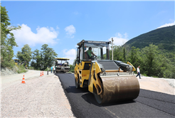 Büyükşehir, Sapanca’da heyelan riskine karşı yolu güçlendirdi, ulaşımı yeniledi