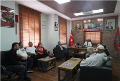 Büyükşehir kahraman gazileri unutmadı: Şanlı Türk Bayrağı hediyesiyle vefa örneği