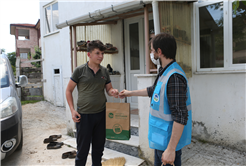 Ferizli’de hanelere maskeler ulaşmaya başladı