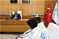“Türkiye sizin gibi özgüveni yüksek gençlerle yükselecek”