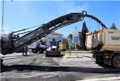 Büyükşehir’den asfalt sezonu öncesi önemli güzergahlarda iyileştirme çalışması