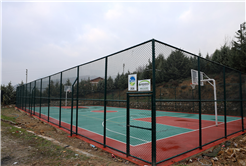 Geyve Bayat ve Eşme’de spor sahaları hizmete gün sayıyor