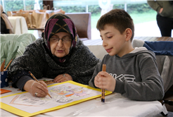 Çocuklar YADEM’de yaşlılarla resim yaptı