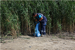 Sapanca Gölü çevresinden 2 ton çöp toplandı