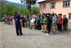 Hendek’te okul bahçesi Su Müfettişlerinin eğitim alanına dönüştü