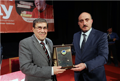 Güldürürken Düşündüren Usta: Zihni Göktay