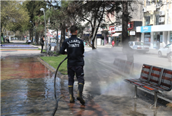 Meydan ve caddeler yıkanıyor