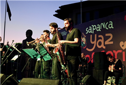 “Yaz Seninle Güzel” konserleri Kocaali ve Sapanca’da unutulmaz bir gece yaşattı